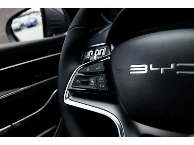 BYD SEAL U