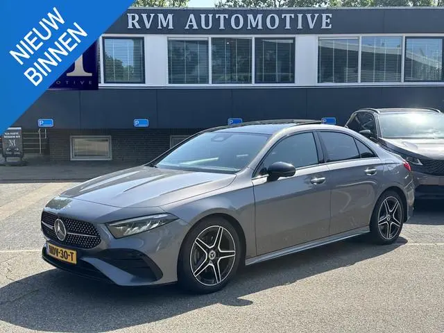Mercedes-Benz A-klasse 200 AMG Line PANORAMADAK | WIDESCREEN | AMBIENT LIGHT SFEERVERLICHTING | ELEK...