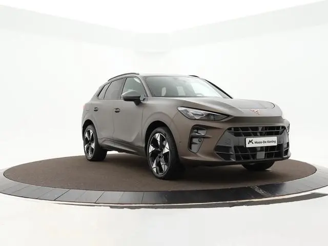 CUPRA Terramar 1.5 TSI 272pk DSG e-Hybrid VZ Performance · Camera · Wegklapbare Trekhaak · Sennheise...