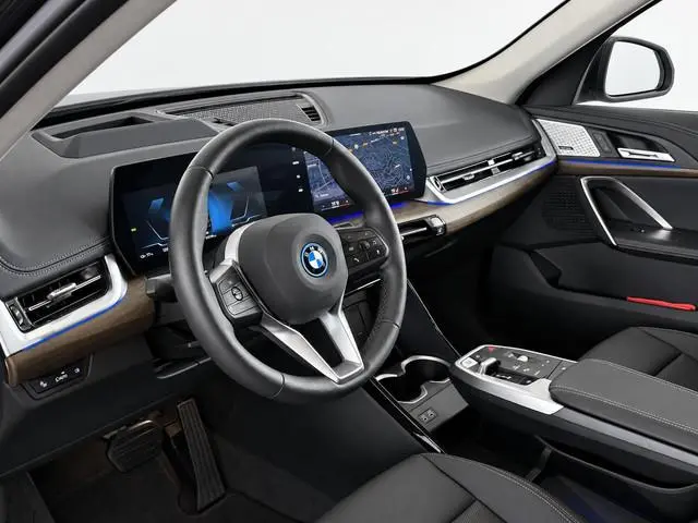 BMW iX1