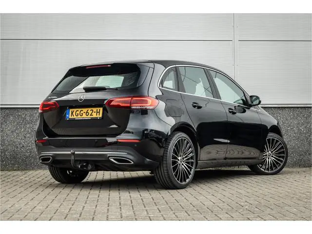 Mercedes-Benz B-klasse 250 e Busin. Sfeerverlichting / Camera / 19inch / Trekhaak