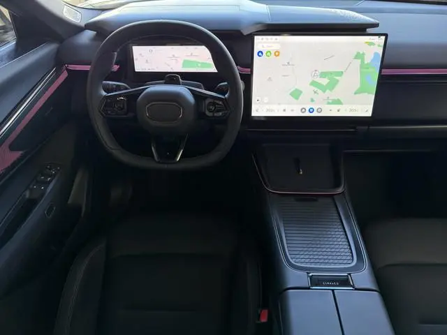 Lynk & Co 08