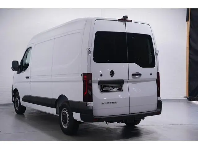 Renault Master 2.0 dCi 130 pk L2H2 Incl. BPM ex BTW, Apple Carplay, Trekhaak 2.500 kg, Dodehoek Assi...
