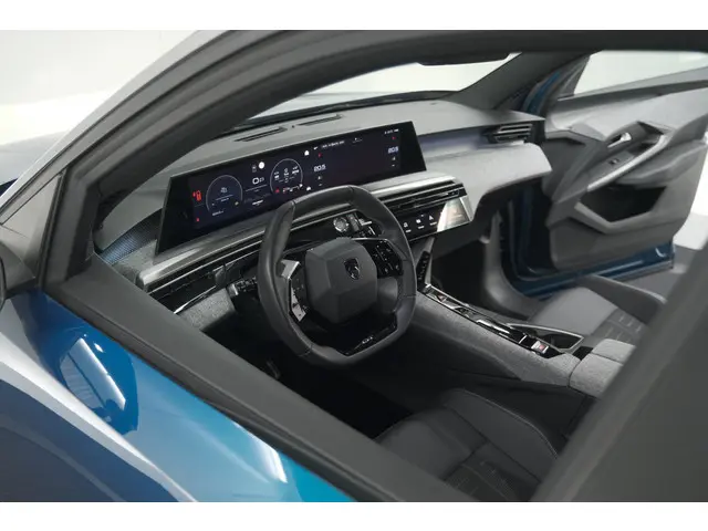 Peugeot 5008 1.2 Hybrid 136 GT | Adaptieve Cruise Control | Camera | Elektrische Kofferklep | Stoelv...