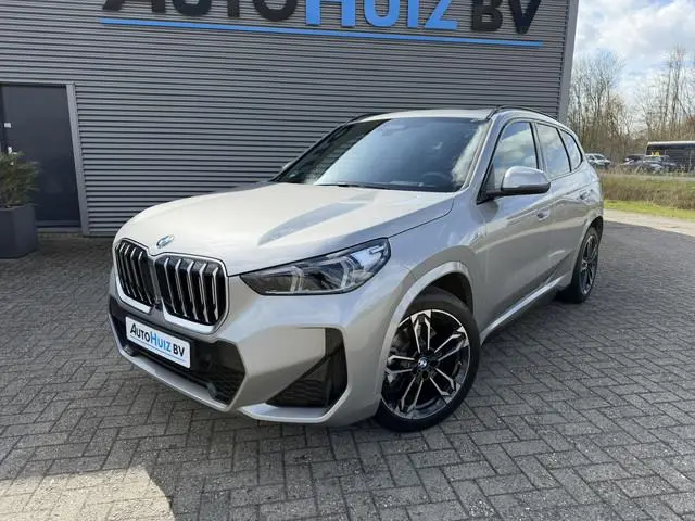 BMW X1 sDrive20i M Sport Panoramadak Stuurwielverwarming Massage 19 Inch Keyless Entry ACC Harman-Ka...