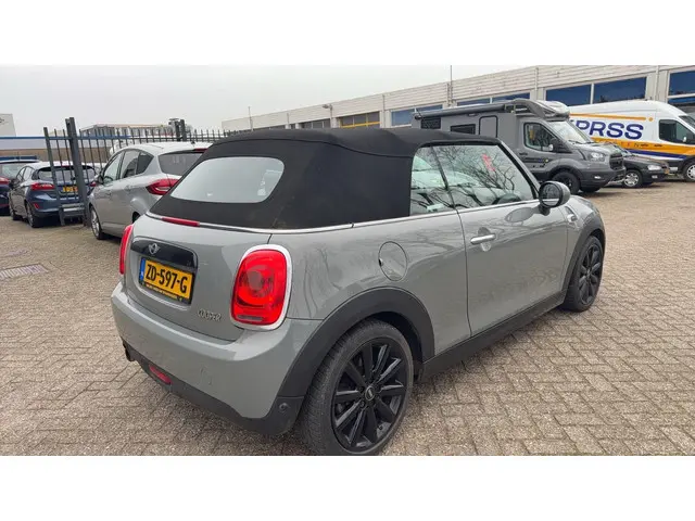 MINI Cooper Cabrio