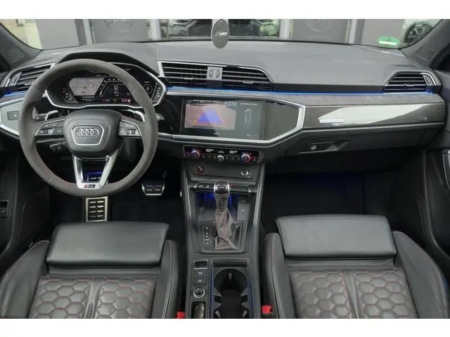 Audi RSQ3 Sportback TFSI 400pk Panoramadak Sonos Trekhaak 21" LMV BOMVOL Rode stiksels Carbon