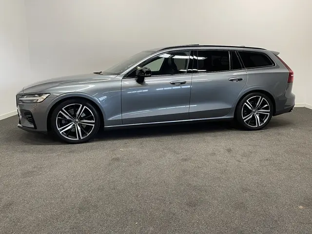 Volvo V60 2.0 T4 R-Design 190pk AUT8 Trekhaak 1800kg/ Sunroof/Adapt. Cruise/ Pilot Ass/ Camera/ Stoe...