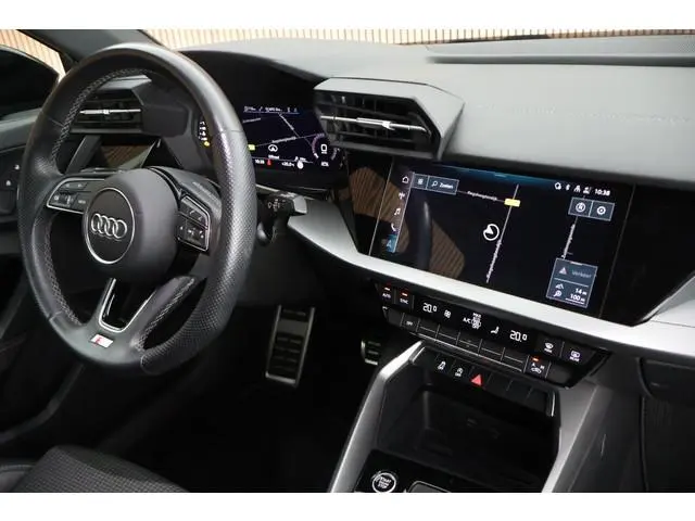 Audi A3 Sportback 30 TFSI 110pk S edition LED Parkeersensoren Virtual Cockpit Navigatie 2x S-Line
