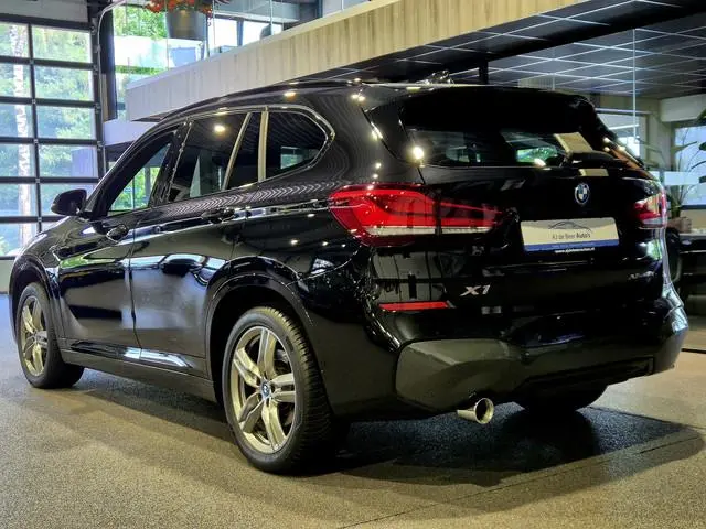 BMW X1 xDrive25e High Executive M-Sport | Panorama | HUD | Navigatie | Stoelverwarming