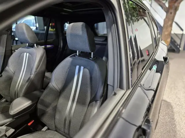 BMW X1 xDrive25e High Executive M-Sport | Panorama | HUD | Navigatie | Stoelverwarming