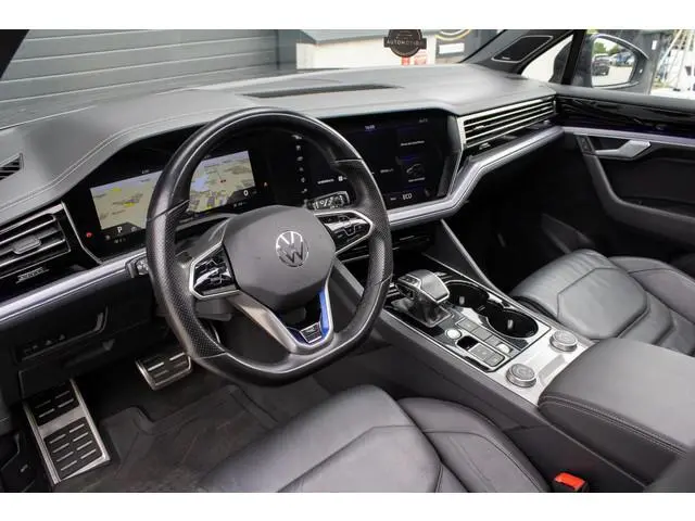 Volkswagen Touareg 3.0 TSi 4MOTION R Trekhaak Luchtvering Camera Nightvision