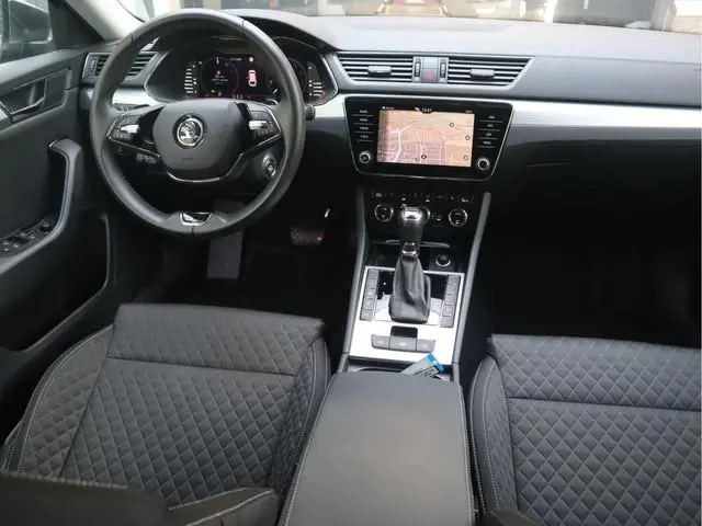 ŠKODA Superb Combi 1.4 TSI iV Business Edition Plus Virtual Cockpit Adap Cruise /Elektr Trekhaak /Na...