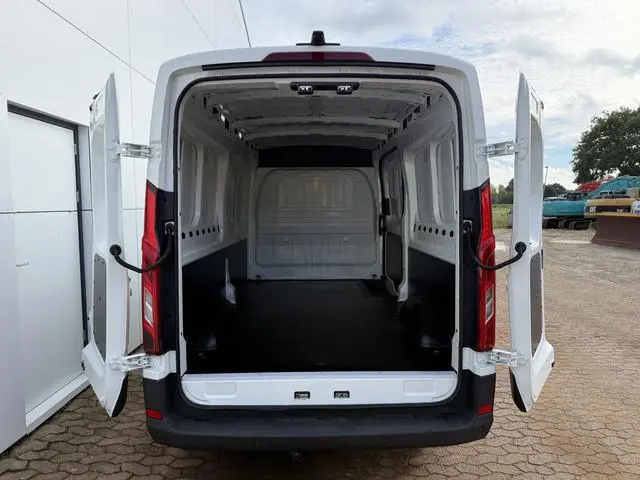 Maxus eDeliver9