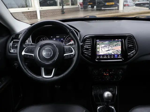 Jeep Compass 1.4 140 PK MULTIAIR OPENING EDITION + CAMERA | BEATS AUDIO | APPLE CARPLAY | STUURVERWA...