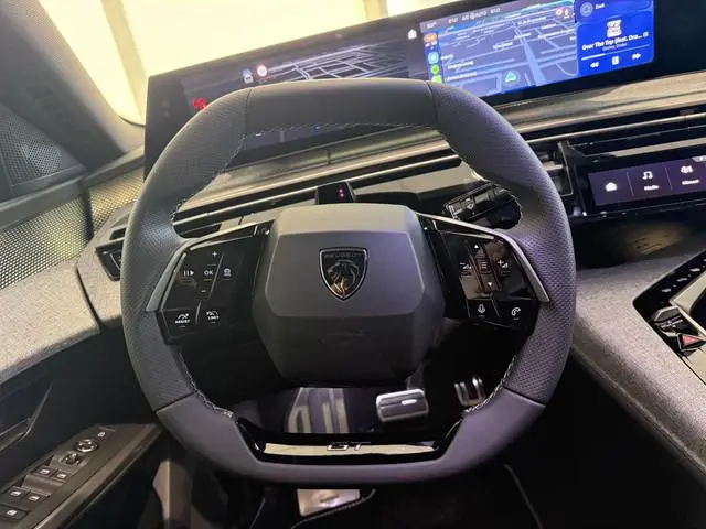 Peugeot e-3008