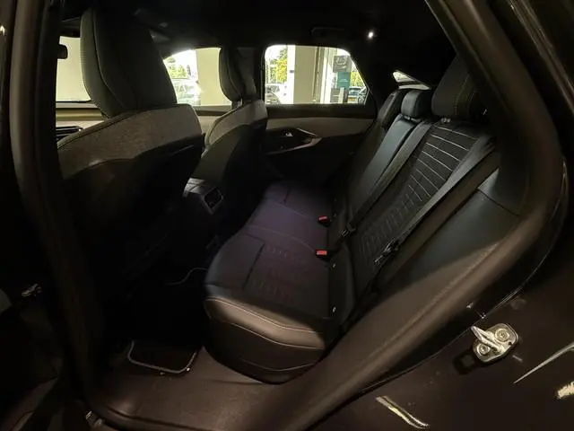 Peugeot e-3008