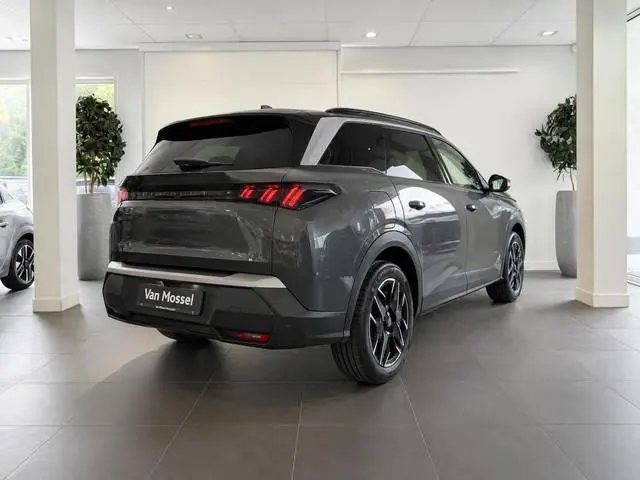 Peugeot e-3008