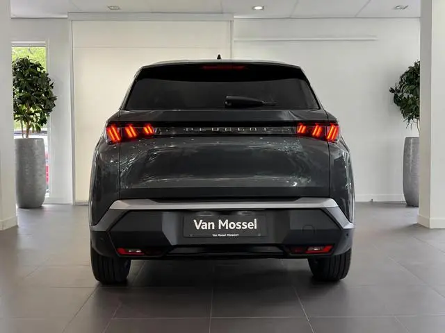 Peugeot e-3008