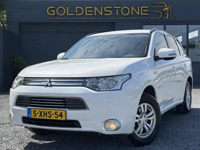 Mitsubishi Outlander 2.0 PHEV Business Edition SOH 73%,Trekhaak,Navi,Camera,Keyless,Halfleder,Clima,...