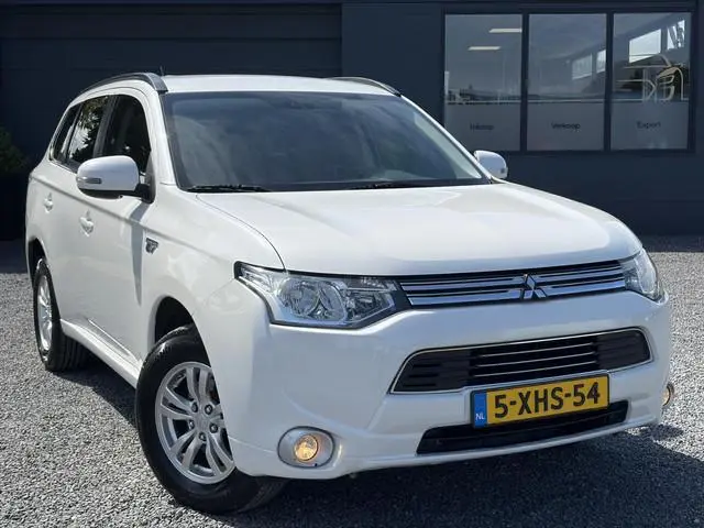 Mitsubishi Outlander 2.0 PHEV Business Edition SOH 73%,Trekhaak,Navi,Camera,Keyless,Halfleder,Clima,...