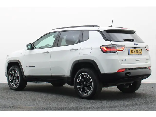 Jeep Compass 4xe 240 Plug-in Hybrid Electric Trailhawk