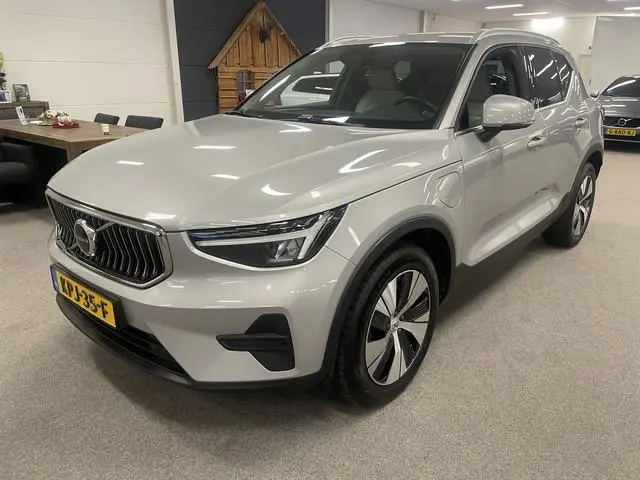 Volvo XC40 1.5 T4 Plug-in hybrid Plus Bright Leer/ Stoelverw./ Mem. stoel/ Camera/ facelift