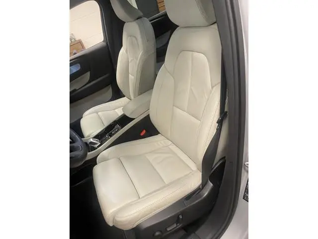 Volvo XC40 1.5 T4 Plug-in hybrid Plus Bright Leer/ Stoelverw./ Mem. stoel/ Camera/ facelift