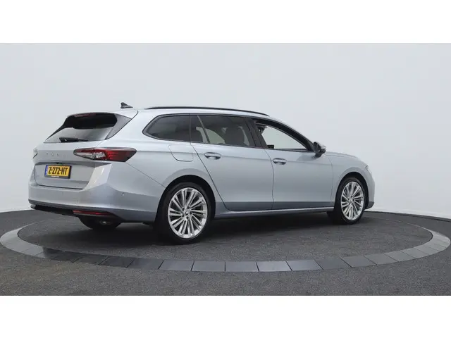 Skoda Superb Combi 1.5 TSI First Edition | Leder | Automaat | Panoramadak |