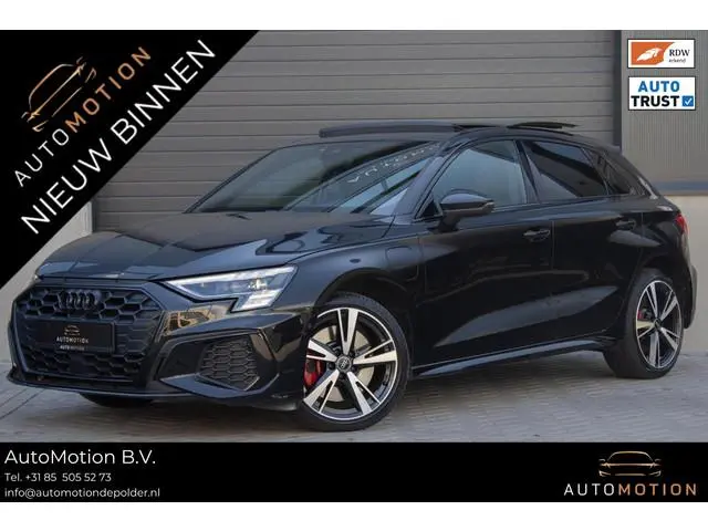 Audi A3 Sportback 45TFSIe S-line Competition PANO MATRIX CAMERA SFEER STOELVERWERWARMING