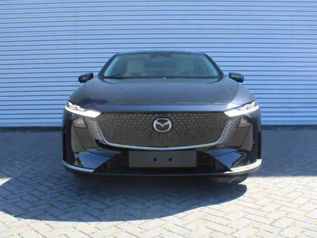 Mazda 6e Takumi Plus 68.8 kWh | Actieradius tot 479 km (WLTP) | Hoge Korting! | Bruin Nappa leder |...