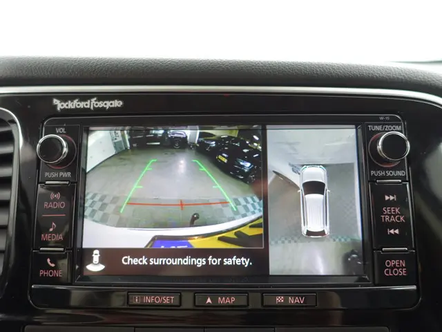 Mitsubishi Outlander 2.0 PHEV 4WD instyle+ Aut- 360 Camera, Leder, Stuur/Stoelverwarming, Clima, Xen...
