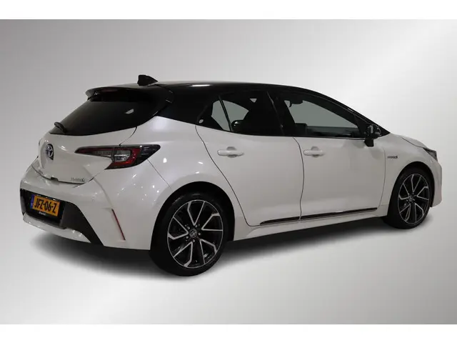 Toyota Corolla 1.8 Hybrid Executive Bi-Tone Limited, Leder, Parkeersensoren, 18 inch LM velgen!