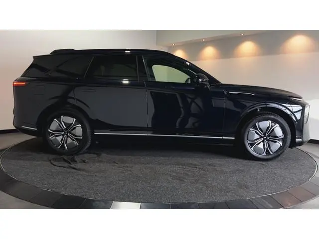 XPENG G9