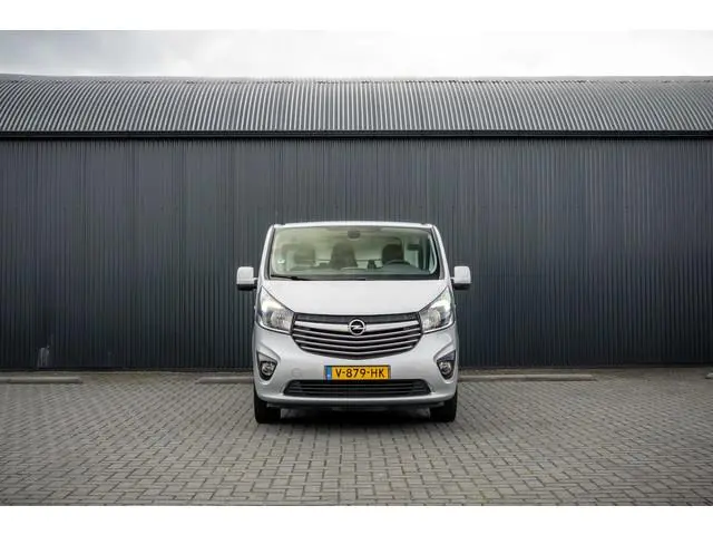 Opel Vivaro L2H1 | 146 PK | 3-Zits | Camera | Cruise | Airco | Trekhaak