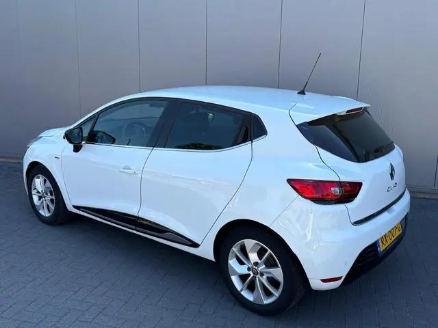 Renault Clio 0.9 TCe Limited Navigatie/Bluetooth/Parkeerhulp/Cruise-control