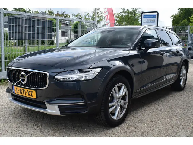 Volvo V90