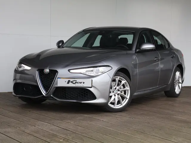Alfa Romeo Giulia 2.0 T AWD Veloce | Originele All Wheel Drive | 280 PK | Veloce Stoelen | Navigatie