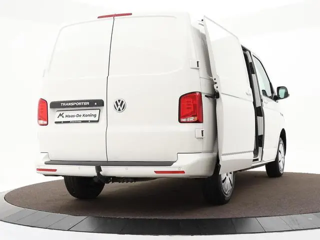 Volkswagen Transporter 2.0 TDI 150pk DSG L1H1 28 Bulli · Apple/Android Car Play · Afneembare Trekhaa...