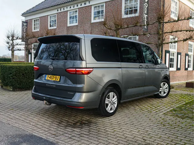 Volkswagen Multivan 1.4 eHybrid L2H1 Energetic l 7-Persoons l Pano l Trekhaak l Camera l ACC