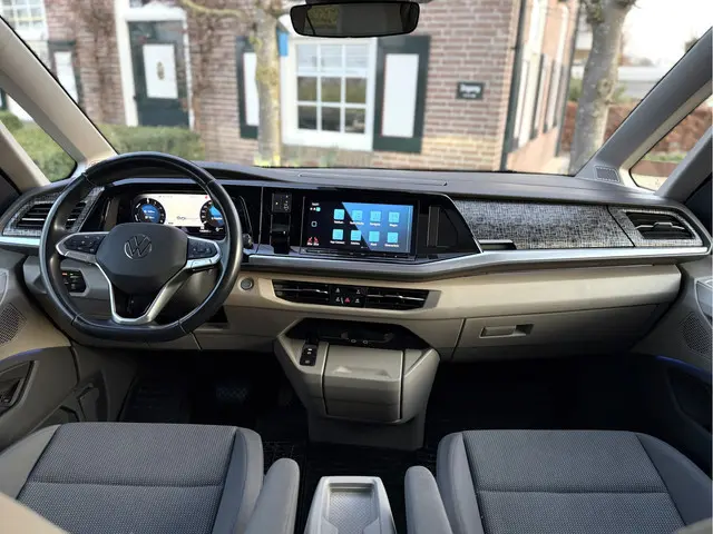 Volkswagen Multivan 1.4 eHybrid L2H1 Energetic l 7-Persoons l Pano l Trekhaak l Camera l ACC