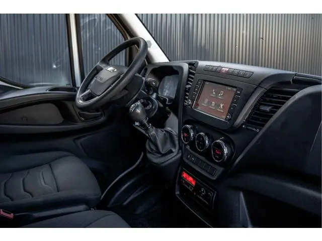 Iveco Daily 40C17 3.0L | 170 PK | 3-Zits | Navi | Climate | Trekhaak