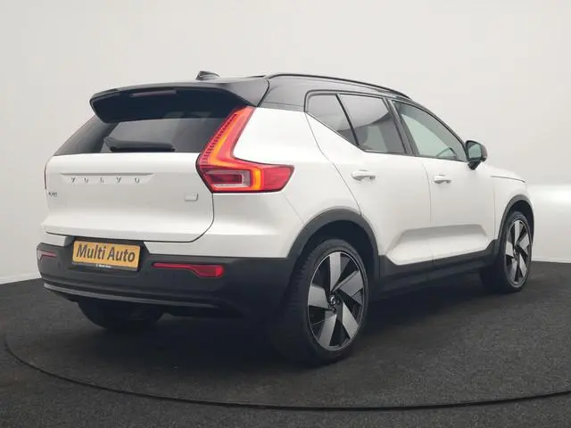 Volvo XC40 Recharge Ultimate 69 kWh 231pk Dealer O.H. | Panodak | Adaptive Cruise | Warmtepomp | 360...