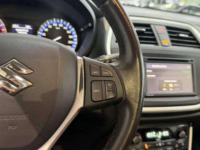 Suzuki S-Cross