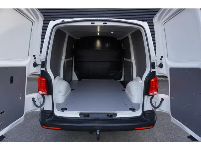 Volkswagen Transporter 150pk Automaat 2x Schuifdeur L1H1 Trekhaak Apple Carplay ACC Cruise control S...