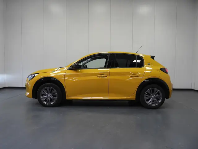 Peugeot e-208 EV Allure Pack 50 kWh NAVI/CAMERA/CLIMA/ADAPT.CRUISE/LED/16"LMV!