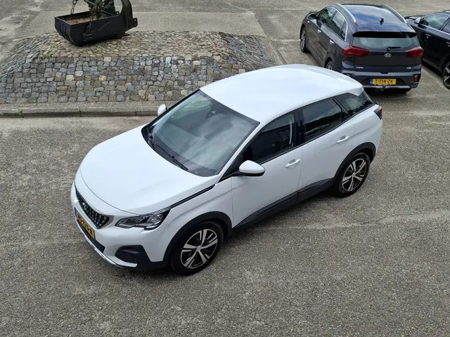 Peugeot 3008 1.2 PureTech Access VIRTUAL COCKPIT LED CRUISE AIRCO TREKHAAK