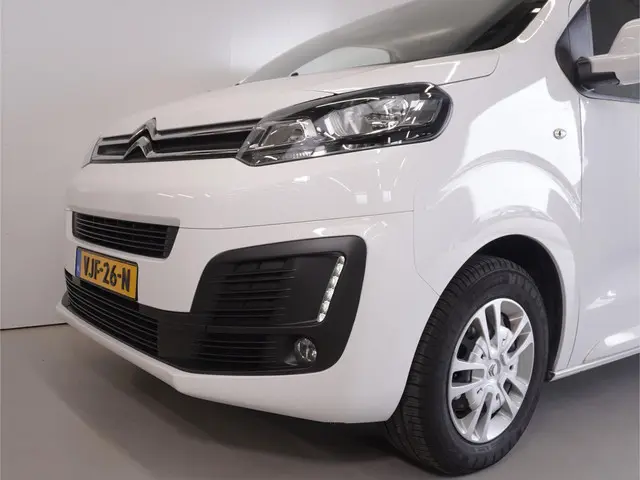 Citroën Jumpy 1.5 BlueHDI 120Pk L2 Driver | 3 Zits | Navigatie | DAB+ | Volledige betimmering | Rijk...