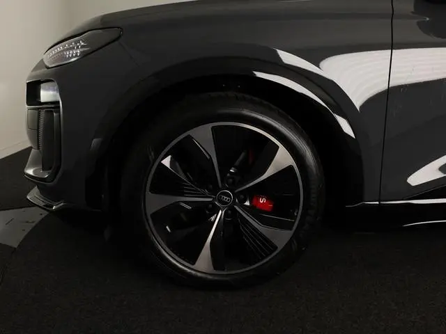 Audi SQ6 e-tron