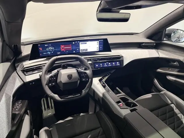 Peugeot e-3008